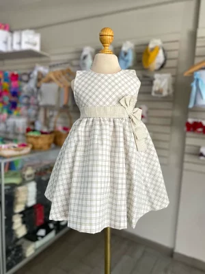 34140. Vestido beige a cuadros grandes