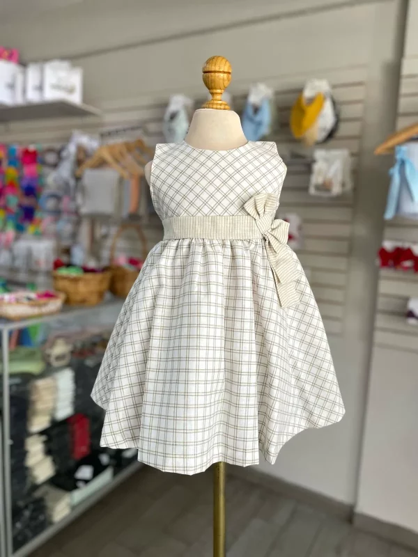 34140. Vestido beige a cuadros grandes