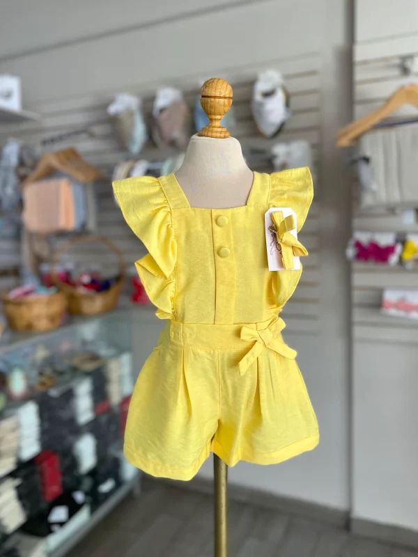 34159. Conjunto de short amarillo con detalle de moño