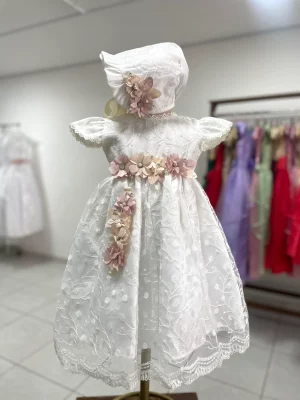 7307. Ropon ivory con detalle de flores en rosa y nude