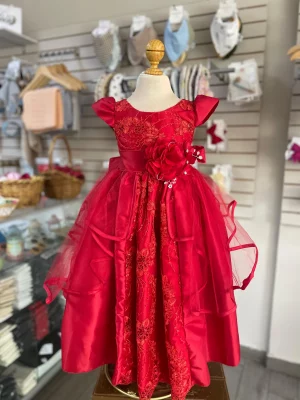 8140. Vestido rojo con detalle de olan