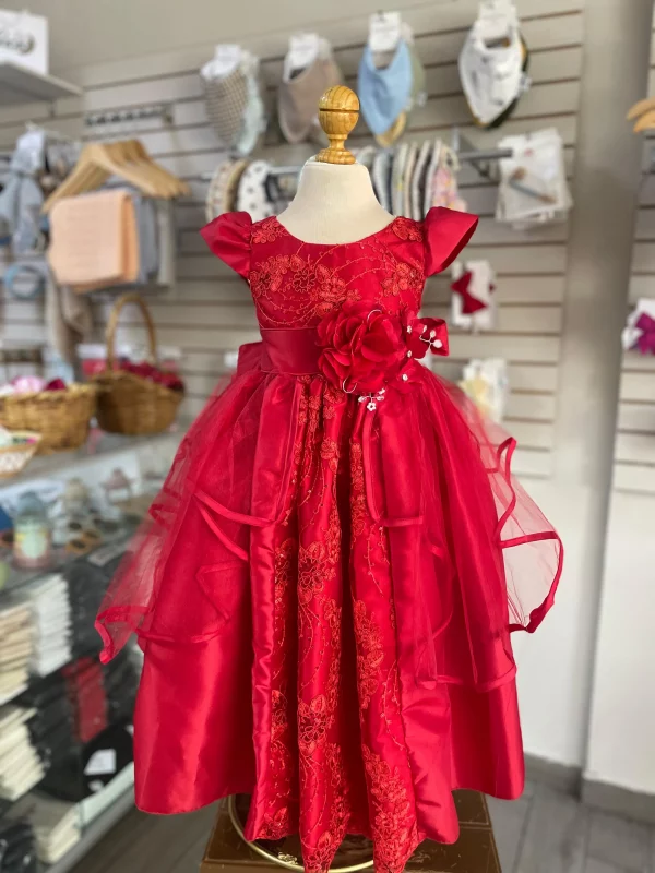 8140. Vestido rojo con detalle de olan