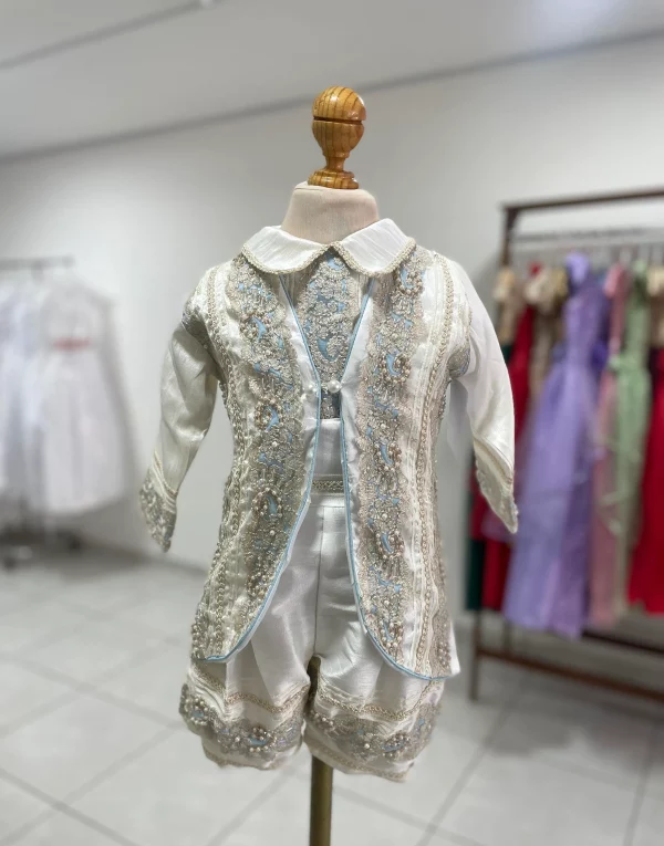 820. Nuevo modelo de principe con detalles en azul