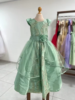 8143. Vestido verde limon