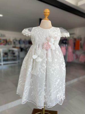 7310. Ropon ivory con detalle de flores de lado