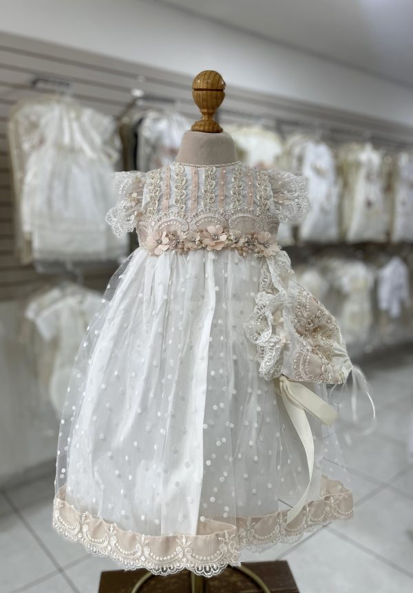 7316. Ropon con detalles rosas y manguita en encaje