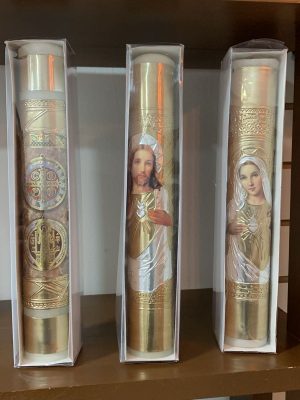 9154. Vela de primera comunion en repujado