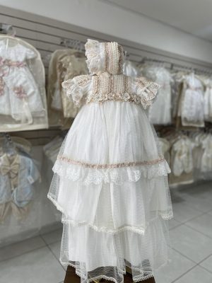 7327. Ropon con detalles rosas y mangas bombachitas