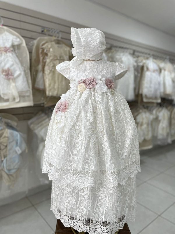 7328. Ropon en encaje con detalles blancos, ivory y palo de rosa