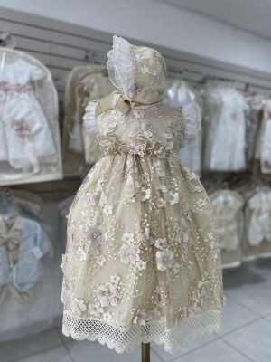 7332. Ropon champagne con detalle en manguitas y flor 3D