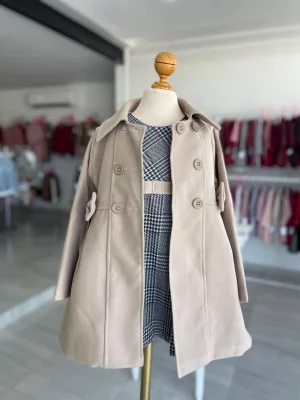 34217. Vestido clasico con saco beige y detalles de moños