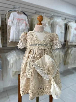 34243. Ropon champagne con detalle de encaje y perlitas