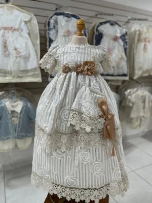 34247. Ropon desmontable en champagne con detalle de flores