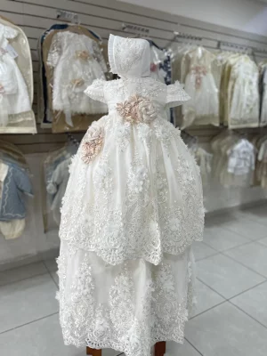 34251. Ropon desmontable de linea premium con detalles de flores al centro