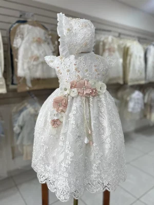 34253. Ropon con detalle de flor en palo de rosa con perlitas de color