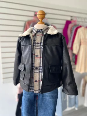 13095. Conjunto tres piezas de chamarrita negra y camisa de franela a cuadros