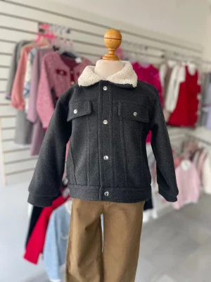 13106. Conjunto formalito de chamarrita gris oscuro