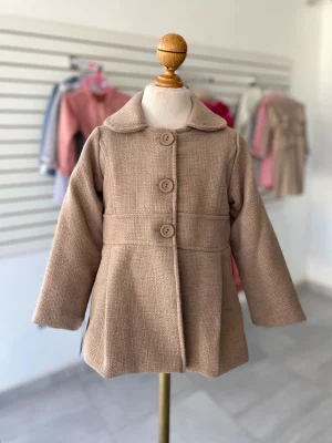 157. Abrigo beige con borreguito por dentro