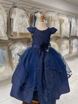 8147. Vestido azul marino con detalle de tul