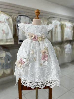 34284. Ropon con detalle de flores en diferentes tonos