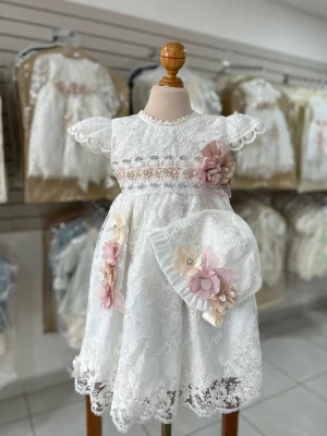 34293. Ropon de nueva temporada con detalle de perlas y flores en rosa