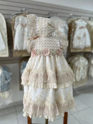 34296. Ropon de doble olan con detalles de encaje en tonalidades de dorado y rosa