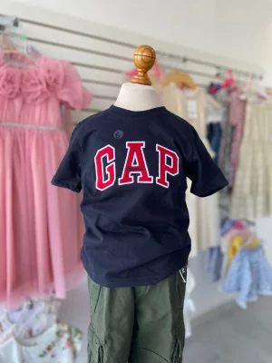 13223. Camiseta GAP en azul marino