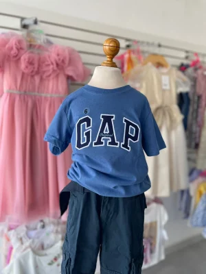 13225. Camiseta GAP en azul claro