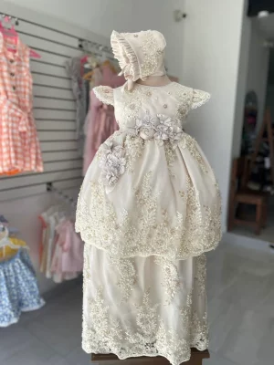 2003. Ropon de nueva coleccion color champagne y detalle de perlas