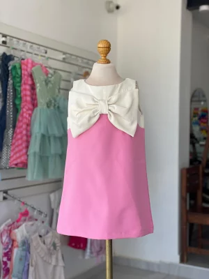 34325. Vestido rosa con detalle de moño beige al frente