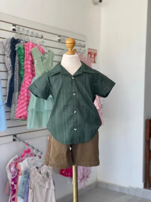 34328. Conjunto de camisa verde olivo