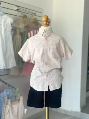 13234. Camisa beige con detalles en blanco