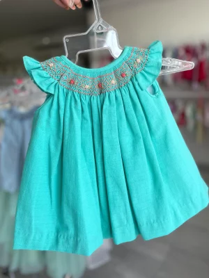 34341. Vestido color aqua con bordado de florecitas en rosa
