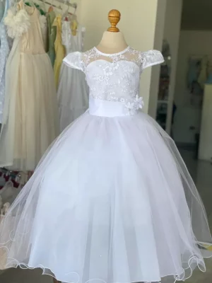 8152. Vestido de ceremonia en tul y detalle de encaje