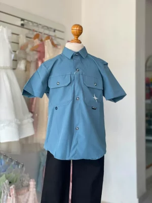 13240. Camisa Maja en color azul