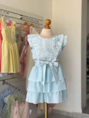 34366. Conjunto de faldita de olanes azul con blanco