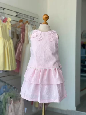 34367. Conjunto rosa de falda con blusita con flores 3D
