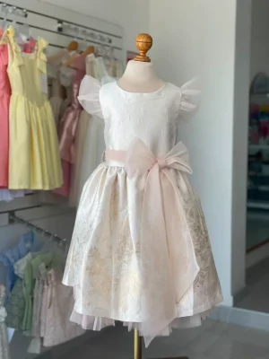 34370. Vestido con manguita de tul y moño de linea de fiesta