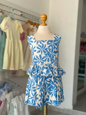 34387. Conjunto de short con flores en azul