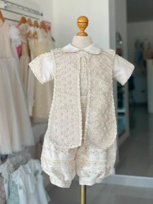 854. Ropon champagne con detalle de estola completamente bordada