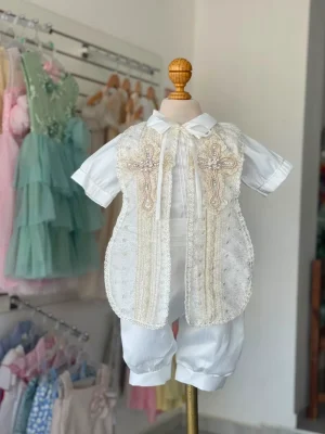 857. Ropon con estola y detalle en cruz con perlitas