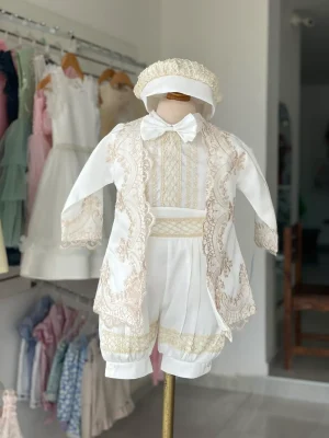 858. Ropon de temporada con detalle de encaje
